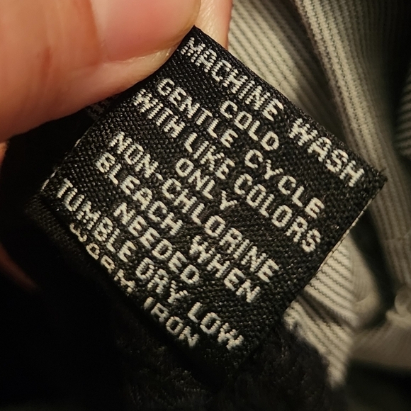 Intro by Jonathan Ross Stretch Black Chino Shorts Women's Size 12 Neutral EUC - Picture 7 of 7